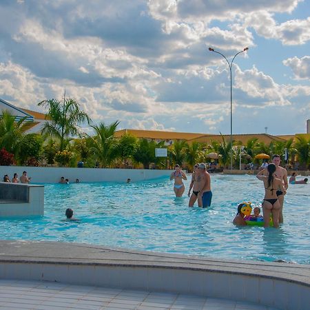 Lacqua Di Roma, Com Fogao Geladeira E Parque Aquatico 24H Caldas Novas Kültér fotó